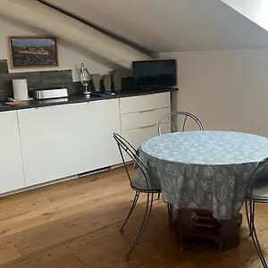 Meschihouse - Leonardo 35 , Lecco Italie