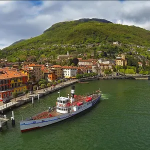 Elegant Historic Large House On Lake Como , Gravedona Italie